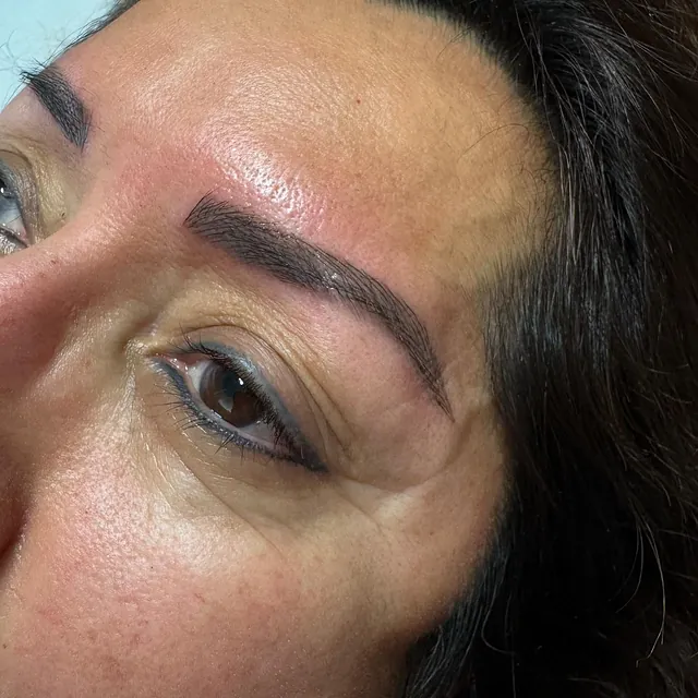 Salo Nails microblading 