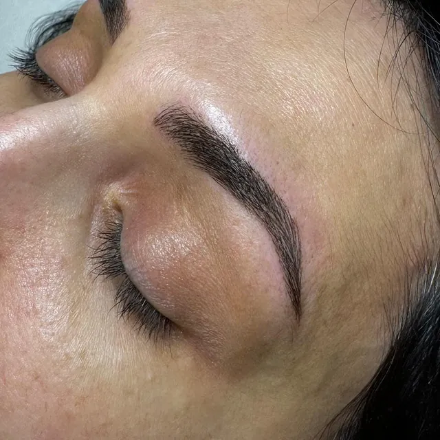 Salo Nails microblading 