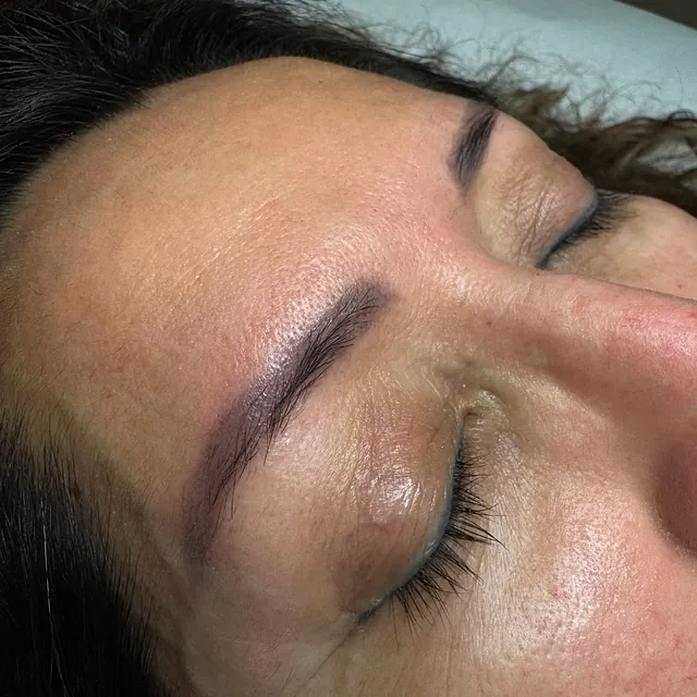 Salo Nails microblading 